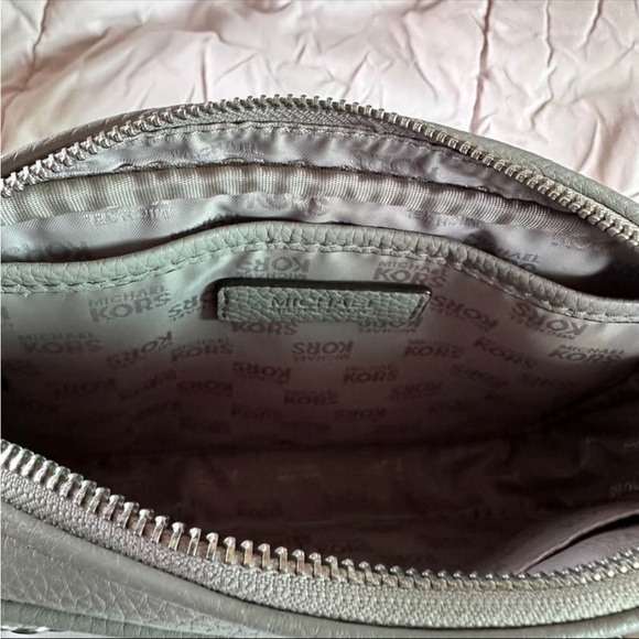 Kate Spade White Leather Crossbody Bag with matching wallet. - Picture 8 of 8